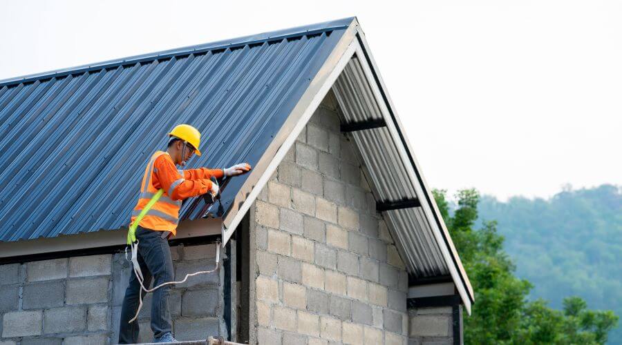 Professional residential roofers in Laquey, MO